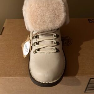 Born Blaine  Water Resistant Shearling Bootie  Cream Color Sz 7.5  NEW